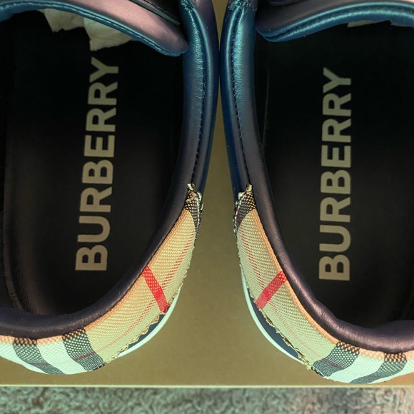 Burberry Robyn low top lace up sneaker size UK 13 - Picture 3 of 8